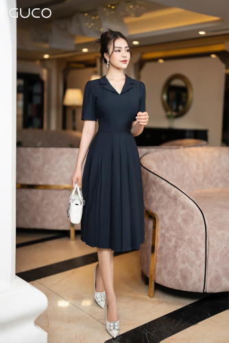 Short Sleeve Pleated Midi Dress _D10002X_GUCO Brand_ชุดเดรสคอวีแขนสั้นจับจีบ