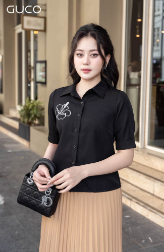 Floral Embroidered Shirt_A417D_GUCO Brand_เสื้อปักลายดอกไม้ที่หน้าอก