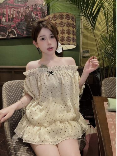 Chiffon Polka Dots Off The Shoulder Mini Dress_CH67.12_Charmie Brand_ชุดเดรสสั้นเปิดไหล่ผ้าชีฟองเนื้อนุ่มลายจุดสำหรับผู้หญิง