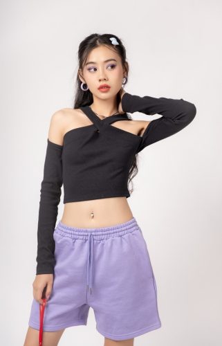 Santorini Long Sleeve Croptop_AC21_TOPTIFY Brand_เสื้อครอปแขนยาวผู้หญิงพร้อมสายปาดไหล่และเสื้อคอปก Santorini ขนาดใหญ่