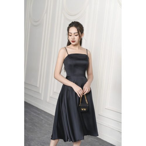 Silk Sleeveless Flared Midi Dress_6500220_KOISAN Brand_ชุดเดรสผ้าไหมสายเดี่ยวหรูหราและเย้ายวน