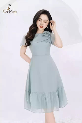 Blue Flared Midi Dress Tie Bow Chest_CI135.13_ Citi Mode Brand_ชุดเดรสบานสีน้ำเงินพร้อมสายสะพายไหล่และลายดอกไม้