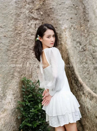 Mangset White Long Sleeve Ruffle Mini Dress_LO76.20_LOLA Brand_ชุดเดรสยาวแขนยาวสีขาว