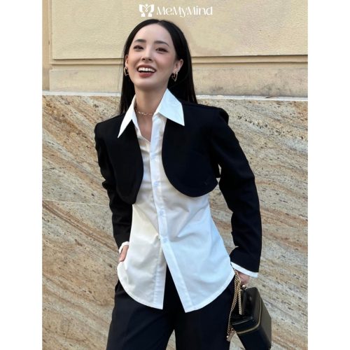 Form Layer Fit Shirt With Black Blazer_SM03_Memymind Brand_เสื้อเชิ้ตเข้ารูปทำให้รูปร่างดูเรียบขึ้นด้วยเอฟเฟกต์หลายชั้น ผสมผสานกับเบลเซอร์แขนสั้นและไหล่บุนวม