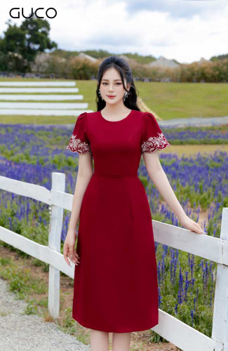 Short Embroidered Sleeve Midi A Line Dress_4401_GUCO Brand_ชุดเดรสสำนักงานพร้อมแขนปักและคอกลม