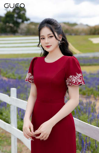 Short Embroidered Sleeve Midi A Line Dress_4401_GUCO Brand_ชุดเดรสสำนักงานพร้อมแขนปักและคอกลม