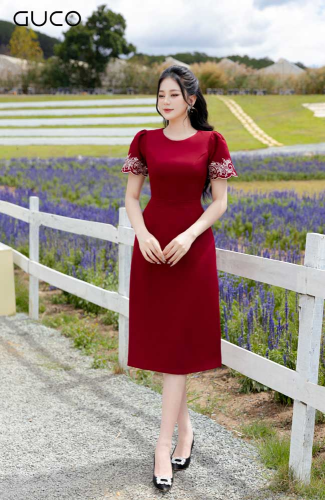 Short Embroidered Sleeve Midi A Line Dress_4401_GUCO Brand_ชุดเดรสสำนักงานพร้อมแขนปักและคอกลม