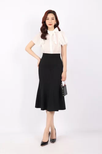 Puff Sleeve Silk Shirt With Bow Neck_FAS33480_PANTIO Brand_เสื้อเชิ้ตสไตล์ออฟฟิศทำจากผ้าไหมคอตรงแต่งโบว์และระบายปีกนางฟ้าให้มีสไตล์