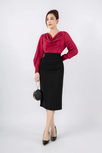 Puff Sleeve Silk Red Blouse_FAS53588_PANTIO Brand_เสื้อเชิ้ตผ้าไหมสไตล์ออฟฟิศคอตรงและแขนพองเล็กน้อย