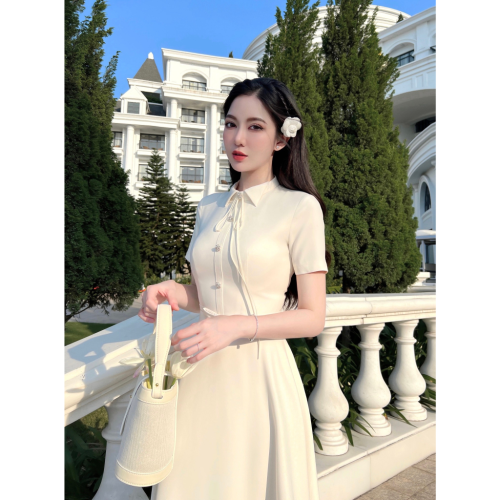 Cream Tuytsi Elastic Midi Dress_FL131.1_FLANE Brand_เดรสยาวสีครีม คอปกเยอรมัน และเข็มขัดโบว์ – ผ้าทูตซี่เกาหลีคุณภาพสูงยืดได้เล็กน้อย