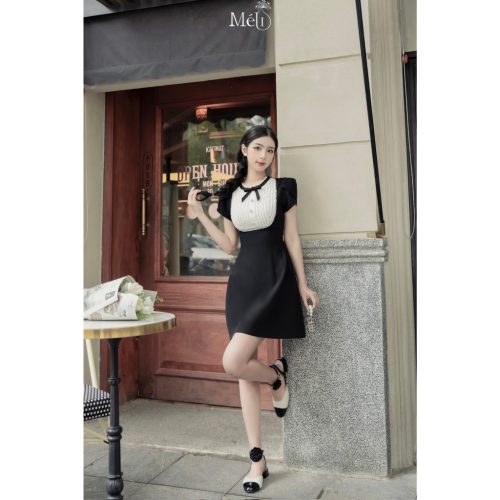 Bow Neck Lace A Line Dress_ME31.6_Méli Brand_เดรสสีดำแต่งลูกไม้สีขาวและคอปกผูกโบว์