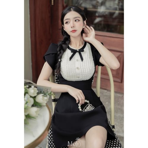 Bow Neck Lace A Line Dress_ME31.6_Méli Brand_เดรสสีดำแต่งลูกไม้สีขาวและคอปกผูกโบว์