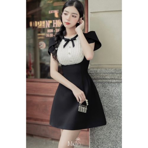 Bow Neck Lace A Line Dress_ME31.6_Méli Brand_เดรสสีดำแต่งลูกไม้สีขาวและคอปกผูกโบว์