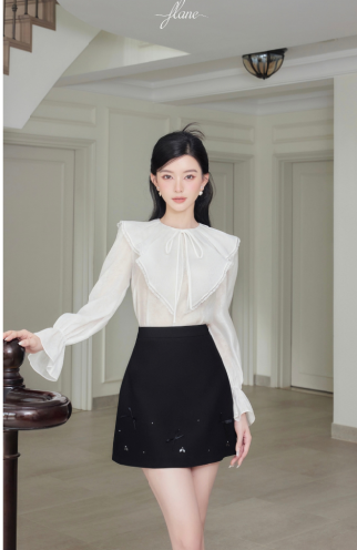 Set_White Long Sleeve+A Line Skirt_FL131.9_FLANE Brand_เสื้อเชิ้ตแขนยาวสีขาวคอปกพับ – กระโปรงทรงเอสั้นประดับหินและโบว์ – ผ้าโอกันซาคุณภาพสูง + ผ้าทาบไม้ไผ่