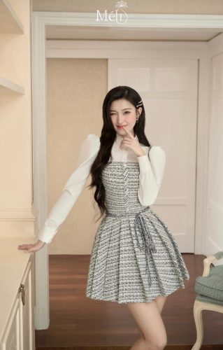 Tweed Black White Pleated Mini Dress_ME31.14_Méli Brand_ชุดราตรีผ้าทวีตขาวดำ มีสายผูกเอว (ไม่รวมเสื้อเชิ้ต)