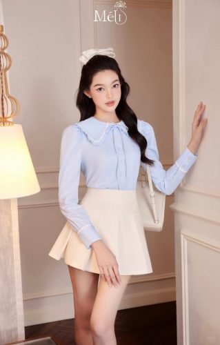 Set_Shirt+Pleated Skirt_ME31.8_Méli Brand_เสื้อเชิ้ตคอปกระบายแขนยาวสีน้ำเงิน + กระโปรงจับจีบสีครีมแต่งลูกไม้สีครีม