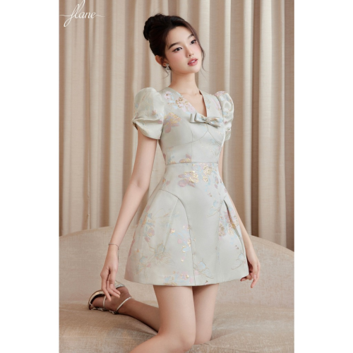 V Neck Short A Line Dress With Sleeve Bow_FL131.4_FLANE Brand_เดรสเดรสคอวีสีน้ำเงิน ทรงเอ แขนสั้น มีโบว์ – วัสดุ: เดรสสีแดงเข้ม ทรง: สั้น A