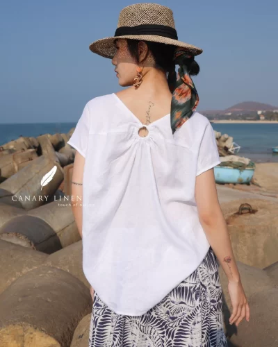 Boat Neck Top with Round Eyelets_CA79.19_Canary Fashion Brand_เสื้อเชิ้ตสไตล์คอปาดกลม