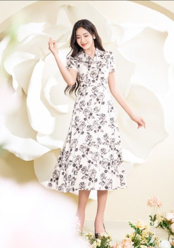 Floral Pattern Flared Midi Dress_CDX2S4F01602_Claymore Fashion Brand_Đầm xòe in hoa