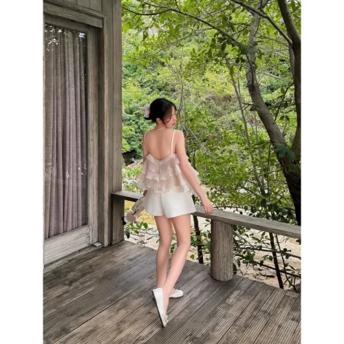 Tiered Ruffle Chiffon Camisol_CO51.52_Colin Brand_เสื้อเชิ้ตผ้าชีฟองสำหรับผู้หญิง 2 ชิ้นที่มีสีจับจีบบาน