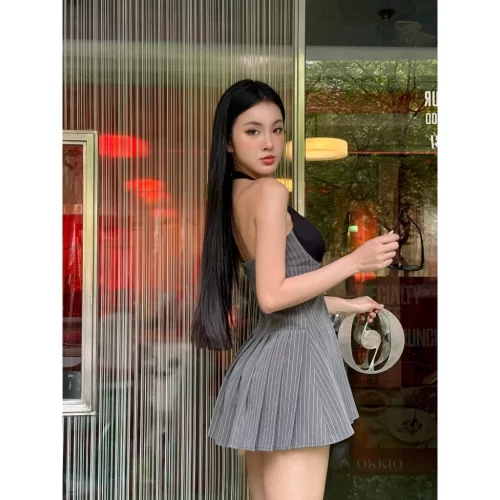 EverLy Mini Dress_ON63.44_OnOn Made Brand_มินิเดรสฤดูร้อนลายสก๊อต EverLy Pleated