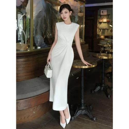 Aine Midi Dress_JO202.28_Joven Brand_ชุดเดรสดินสอ Aine Midi พร้อมแผ่นรองไหล่แยกลึก