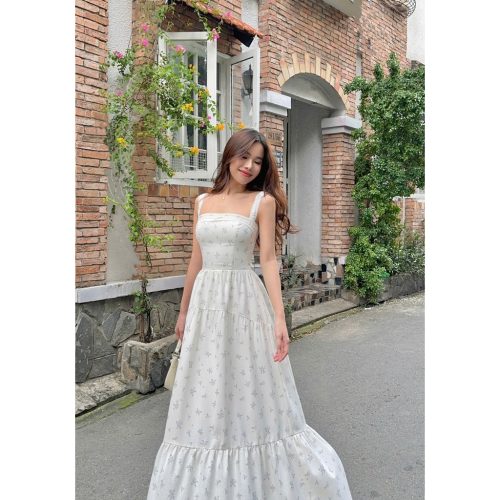 Juliette Maxi Dress_CL56.36_ClothesBar Brand_เดรสทูพีซพร้อมโบว์ริบบิ้น ดีไซน์ตัวยาว ลายดอกไม้สีฟ้า