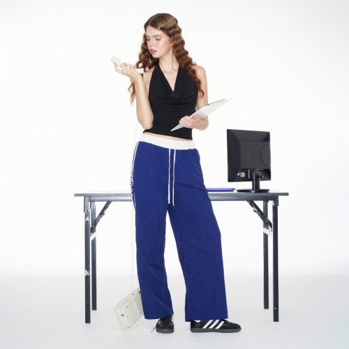 Elys Straight-leg Trousers_CA.46.52_Cara Club Brand_กางเกงขาตรงผู้หญิง Elys ขอบสีขาวแบบไดนามิก