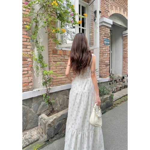 Juliette Maxi Dress_CL56.36_ClothesBar Brand_เดรสทูพีซพร้อมโบว์ริบบิ้น ดีไซน์ตัวยาว ลายดอกไม้สีฟ้า