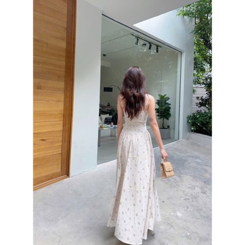 Rita Maxi Dress_CL56.33_ClothesBar Brand_เดรสยาวสายเดี่ยวลายดอกกุหลาบ ตกแต่งลูกไม้สามชั้น