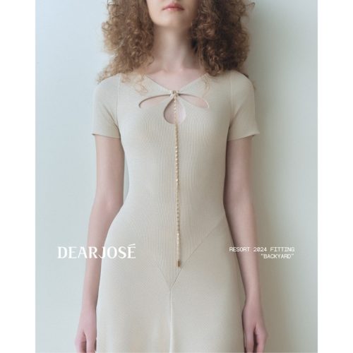 Clover Hi-Low Midi Dress_DE37.58_DEAR JOSÉ Brand_ชุดเดรสสั้นทรงคัตเอ้าพร้อมขอบลูกไม้