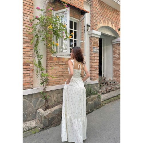 Juliette Maxi Dress_CL56.36_ClothesBar Brand_เดรสทูพีซพร้อมโบว์ริบบิ้น ดีไซน์ตัวยาว ลายดอกไม้สีฟ้า