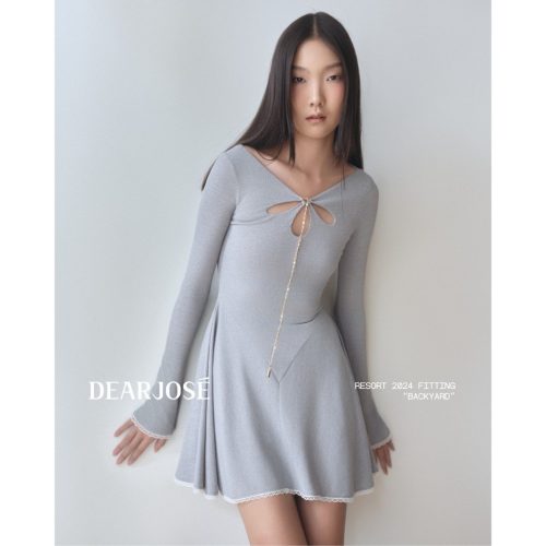 Clover Mini Dress_DE37.59_DEAR JOSÉ Brand_เดรสสั้นขอบลูกไม้แขนยาว